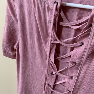 *NEVER WORN* Blush Blouse with Tie Back
